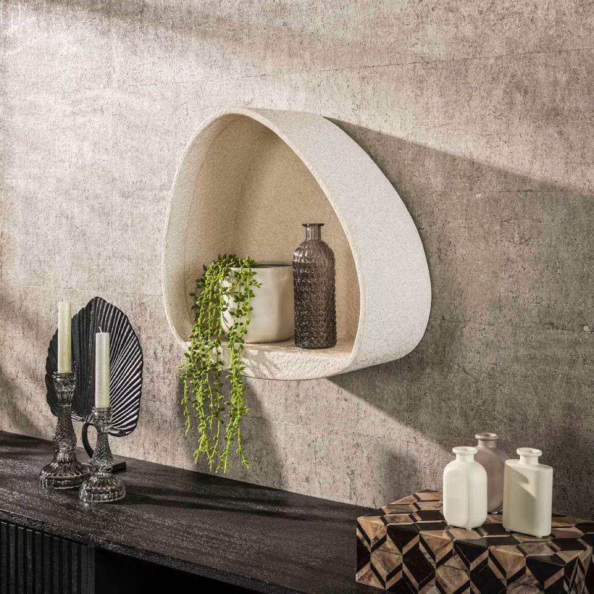 Étagère murale forme organique en marbre composite blanc LEA