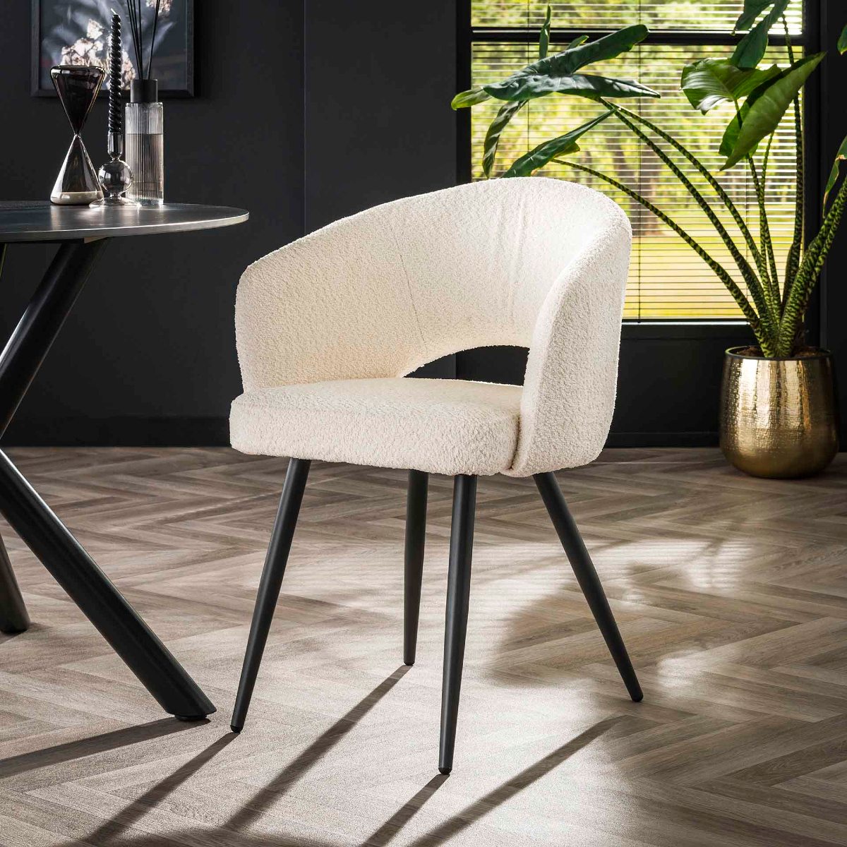 Chaise fauteuil avec accoudoirs tissu bouclé blanc BOBO (lot de 2)