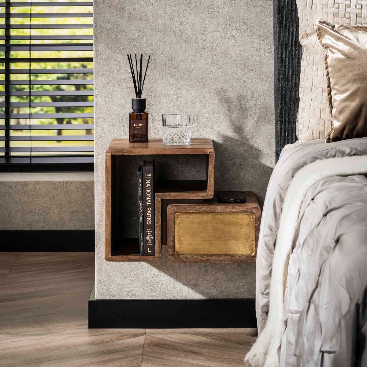 Table de chevet en bois massif CROWL DUE