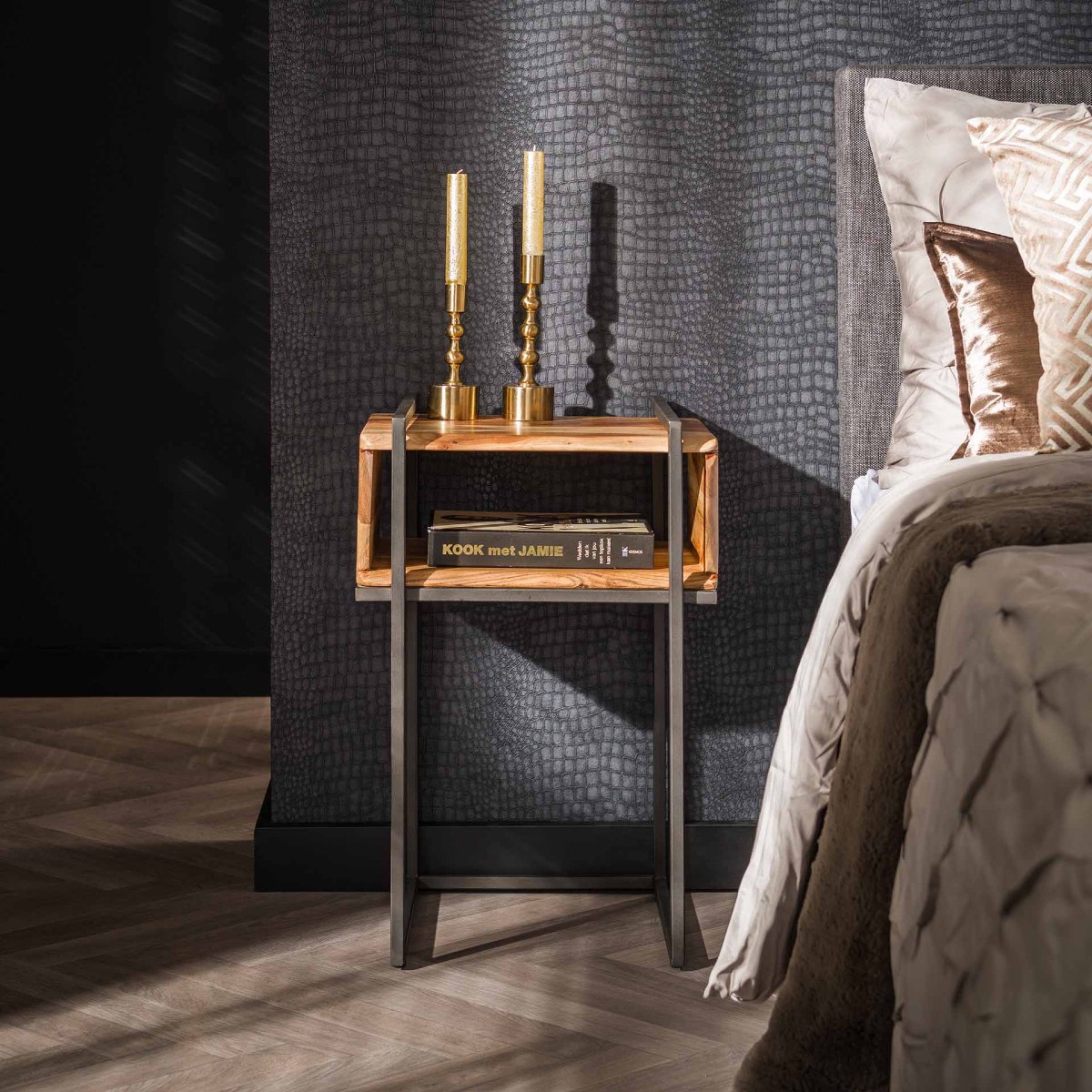 Table de chevet en bois massif ERNEST 1 niche