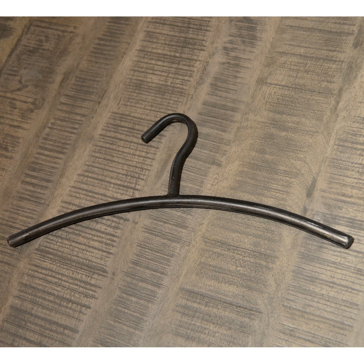 Cintre TUBO métal noir industriel (lot de 6)