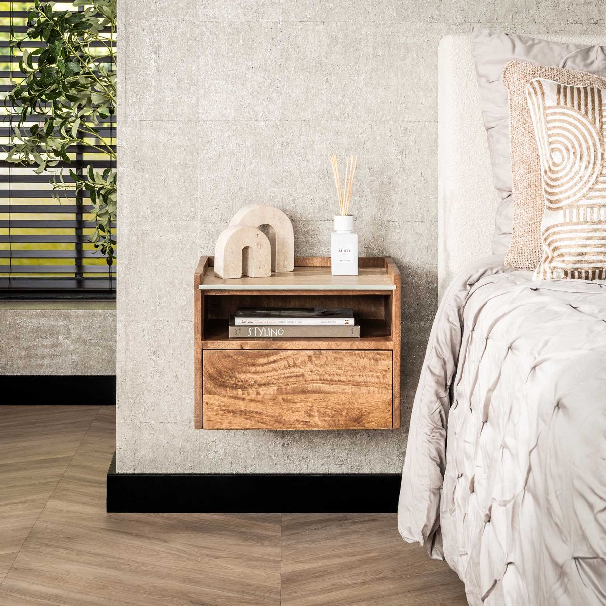 Table de chevet en bois massif ROCCIA L